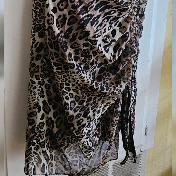 SMALL LEOPARD DRESS 👗 - Picture 7 of 14